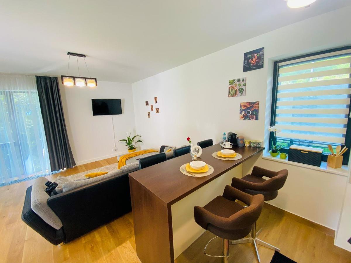 8Ight Apartment Brasov Ngoại thất bức ảnh