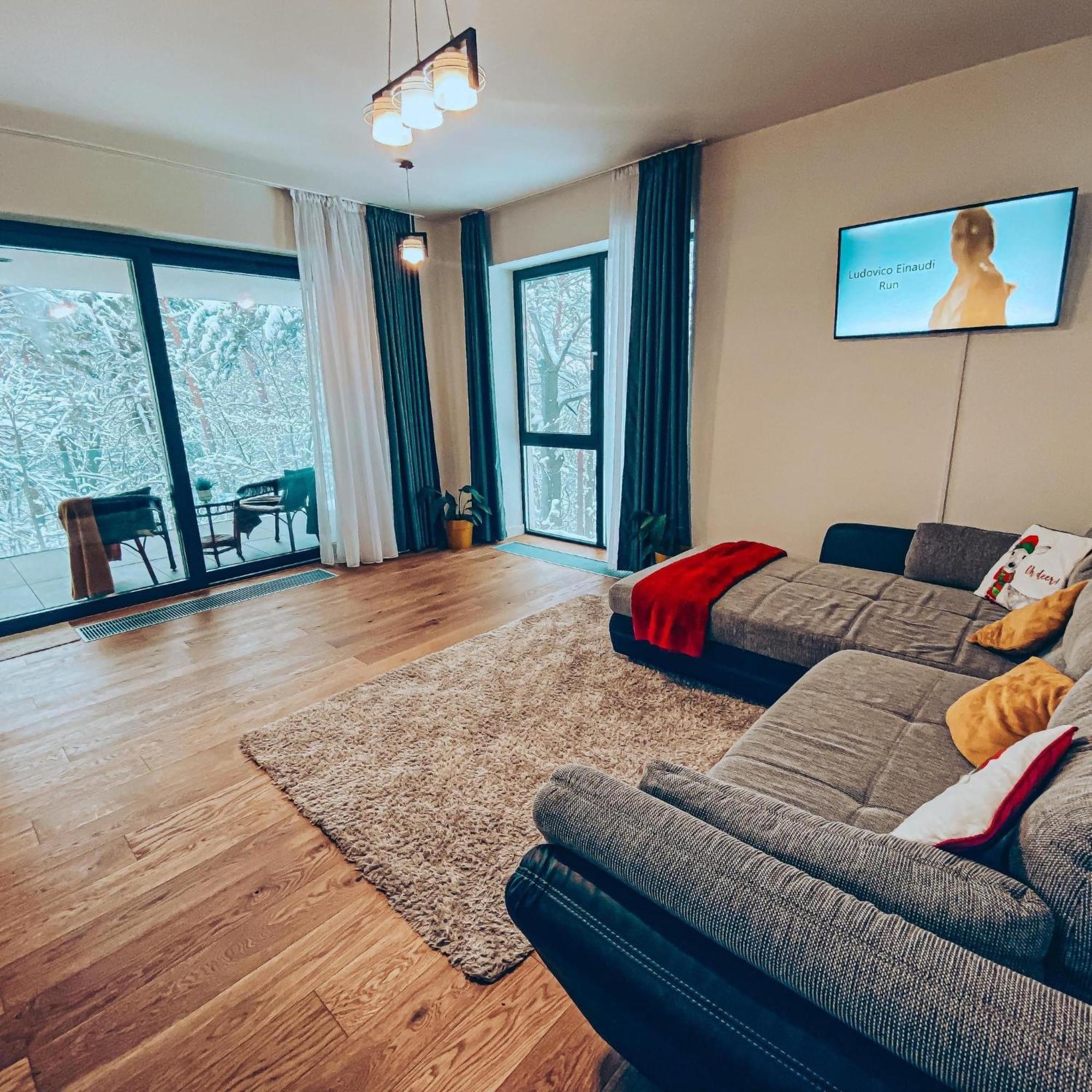 8Ight Apartment Brasov Ngoại thất bức ảnh